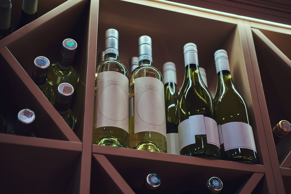 Pudełka na wino – jakie opakowanie wybrać na firmowy prezent świąteczny?